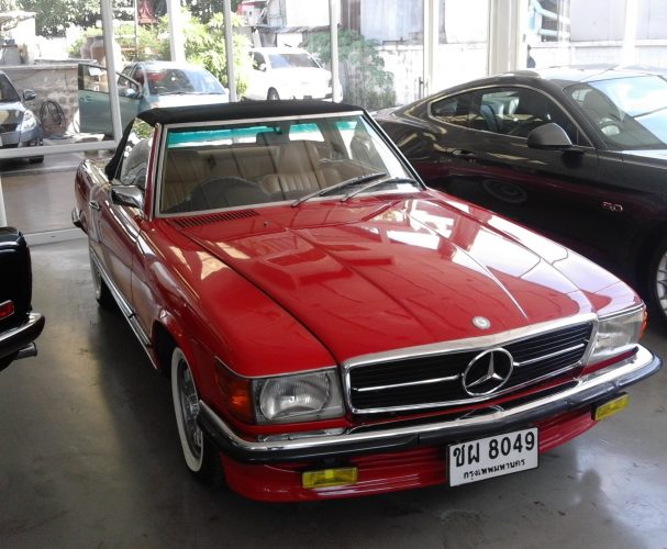 Thai Benz 350 in rot