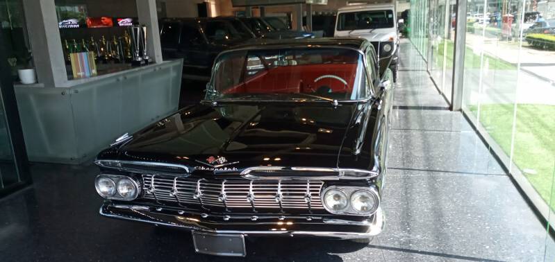 schwarzer Chevrolet-Impala