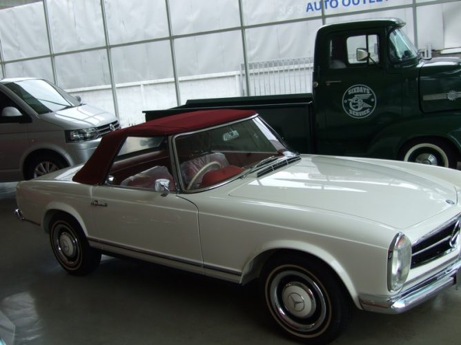 Mercedes Benz 230 SL Automatic Coupe