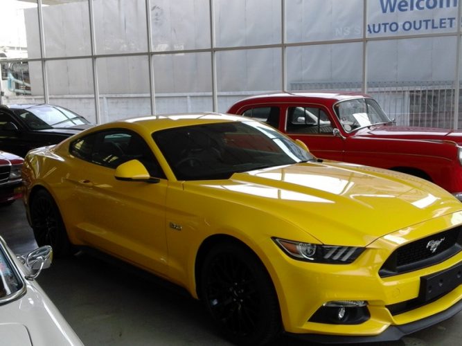 Mustang gelb 2 klein