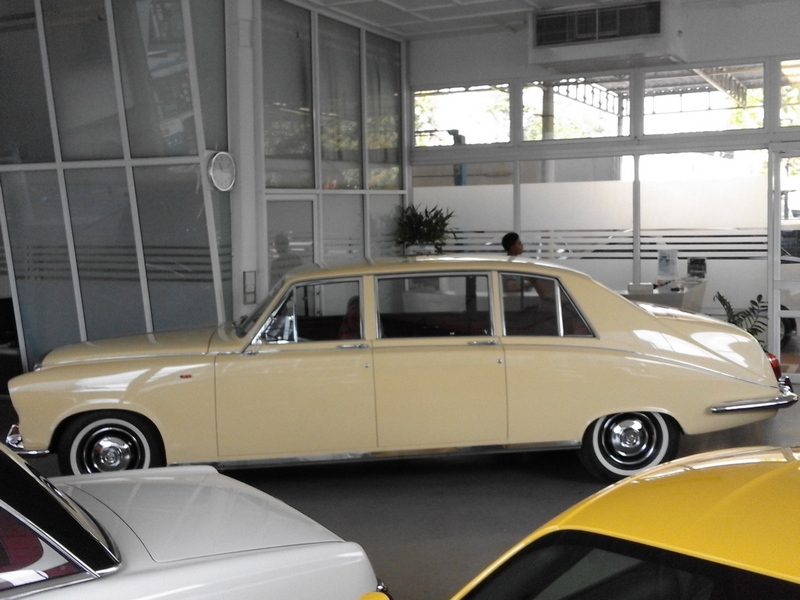 Rolls Royce in beige